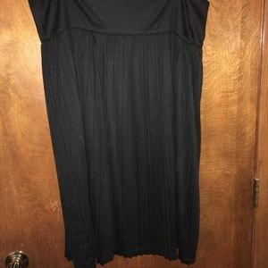 High waisted black pleated skirt